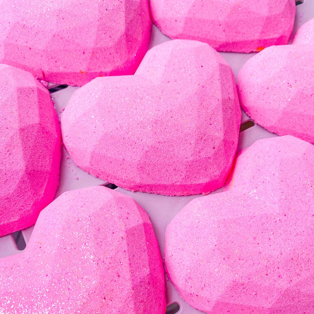 Shimmering Heart Bath Bomb